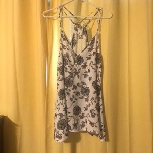 Crisscrossed tank top-floral